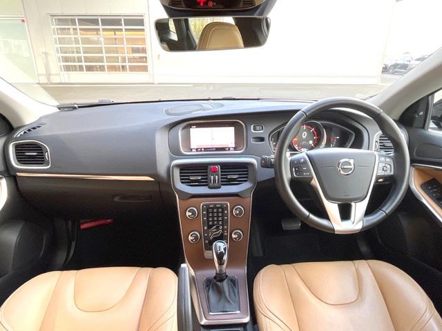 VOLVO VOLVO V40 CROSS COUNTRY 2019