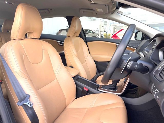 VOLVO VOLVO V40 CROSS COUNTRY 2019