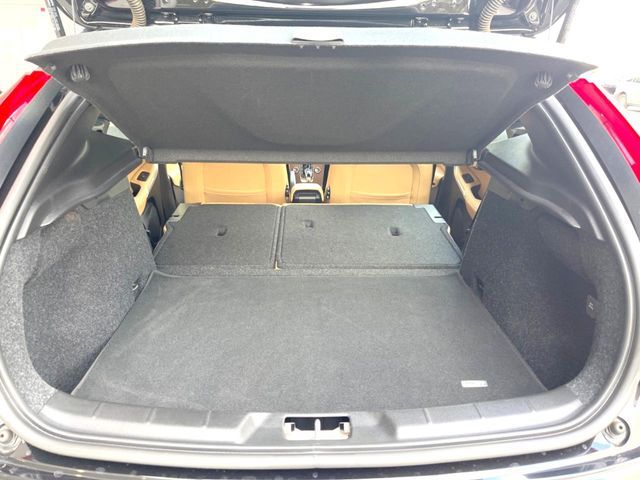 VOLVO VOLVO V40 CROSS COUNTRY 2019