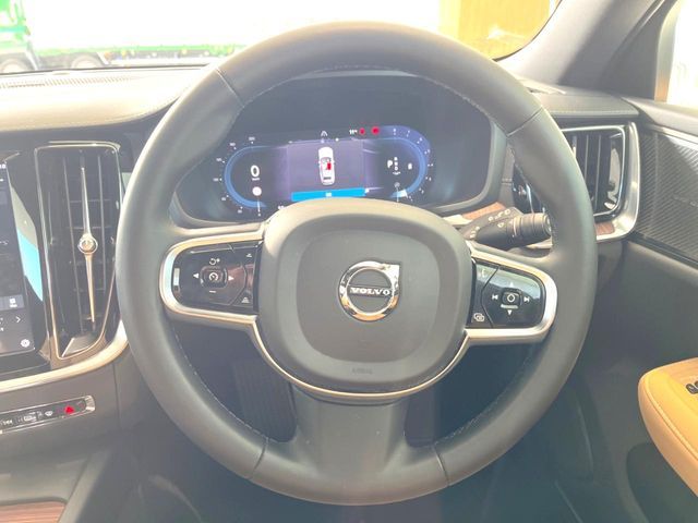 VOLVO VOLVO V60 2023