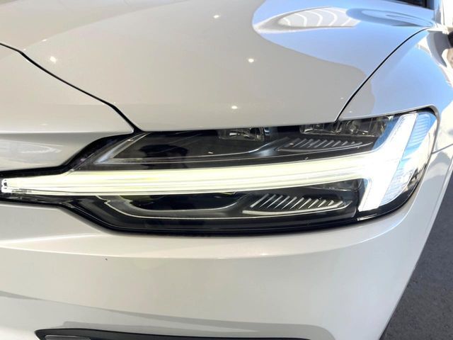 VOLVO VOLVO V60 2023