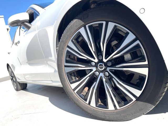 VOLVO VOLVO V60 2023