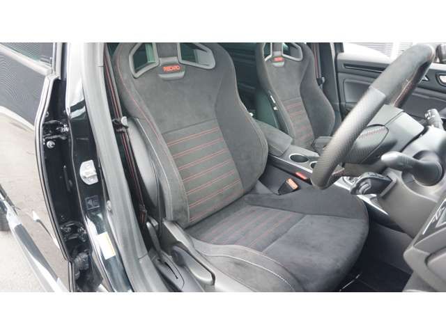 RENAULT RENAULT MEGANE hatchback 2024