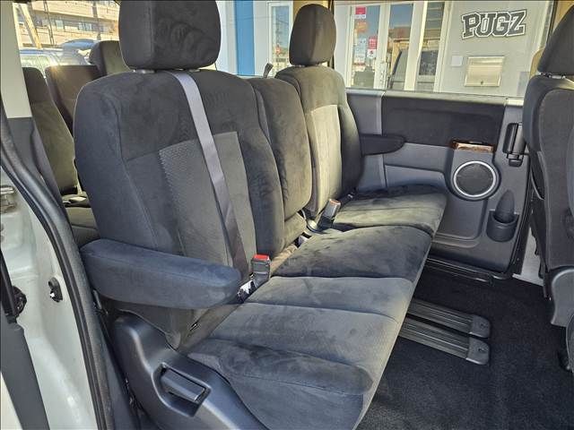 MITSUBISHI DELICA D:5 4WD 2010