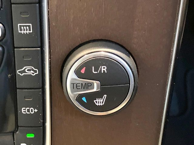 VOLVO VOLVO V40 2017