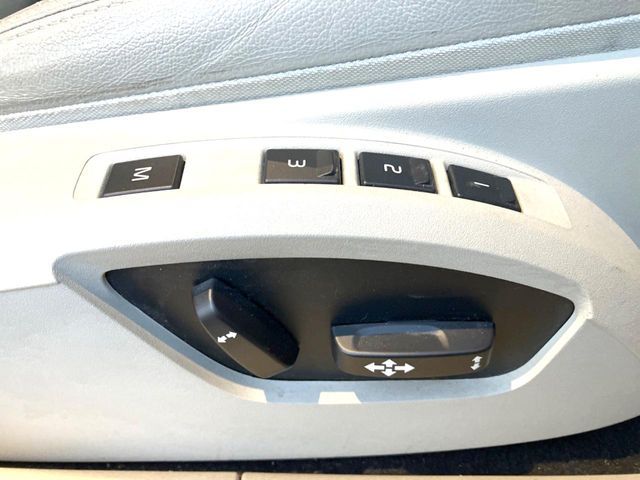 VOLVO VOLVO V40 2017