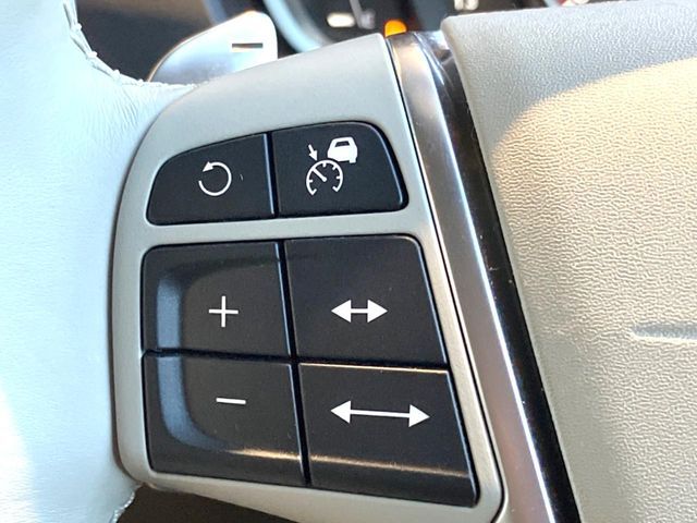 VOLVO VOLVO V40 2017