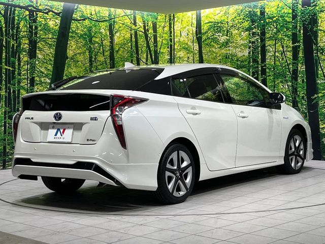 TOYOTA PRIUS 4WD 2017