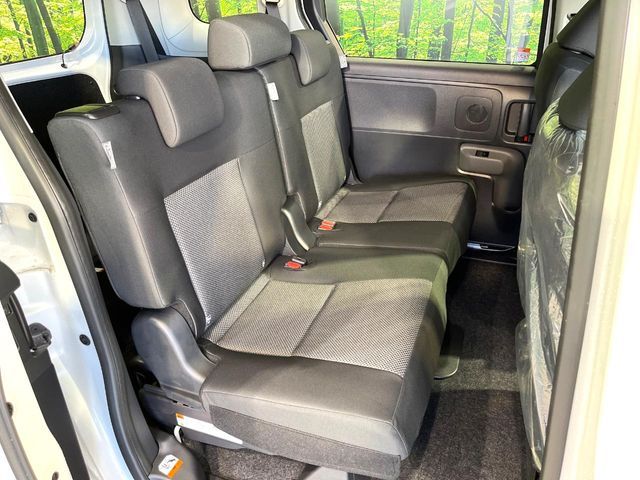 TOYOTA SIENTA HYBRID 2025