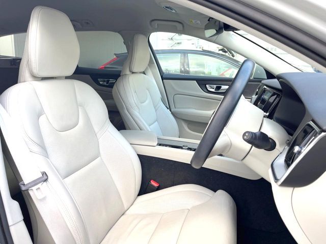 VOLVO VOLVO V60 CROSS COUNTRY 2022