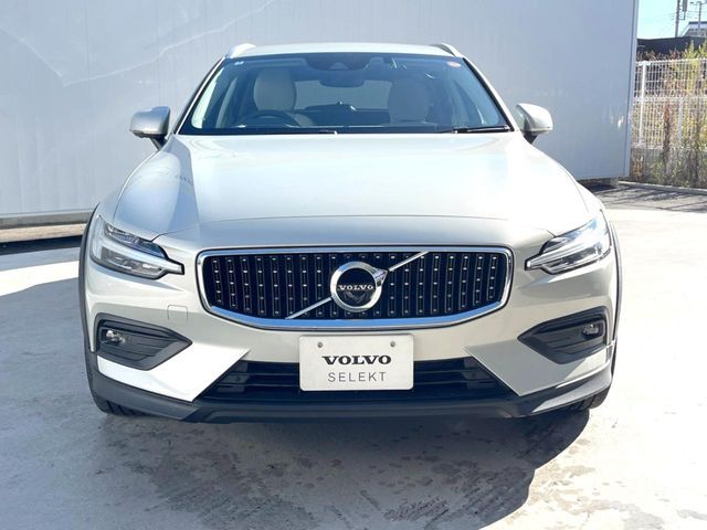 VOLVO VOLVO V60 CROSS COUNTRY 2022