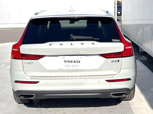 VOLVO VOLVO V60 CROSS COUNTRY 2022