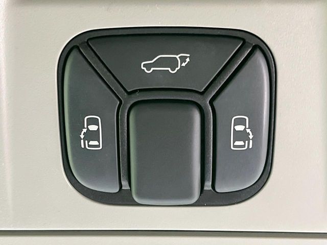 TOYOTA VELLFIRE 2013