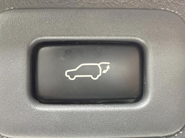 TOYOTA VELLFIRE 2013