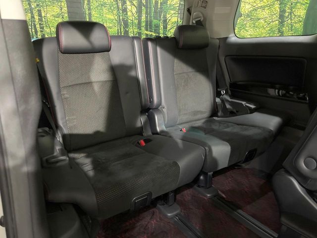 TOYOTA VELLFIRE 2013