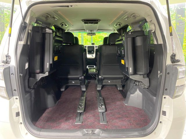 TOYOTA VELLFIRE 2013