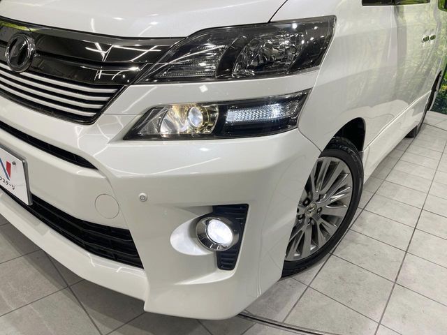 TOYOTA VELLFIRE 2013