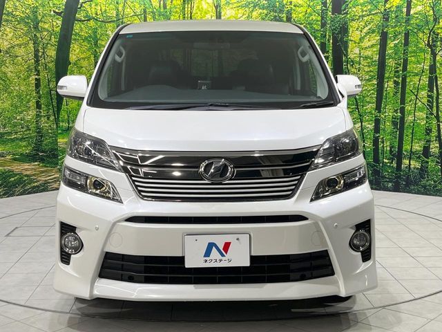 TOYOTA VELLFIRE 2013