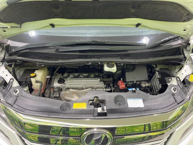 TOYOTA VELLFIRE 2013