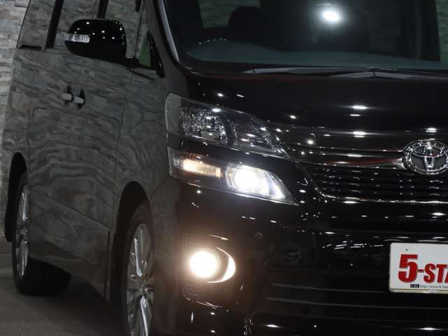 TOYOTA VELLFIRE 2013
