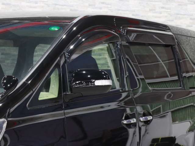 TOYOTA VELLFIRE 2013