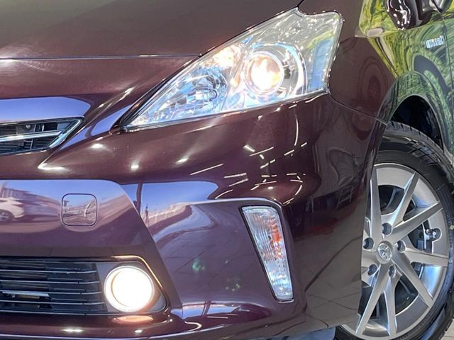 TOYOTA PRIUS Alpha 2014