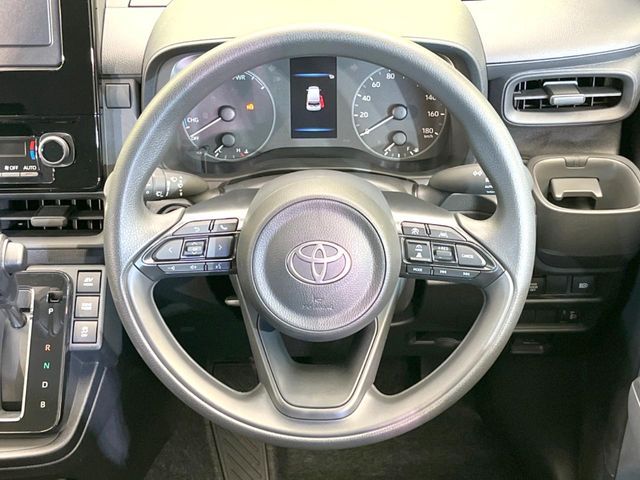 TOYOTA SIENTA HYBRID 2025