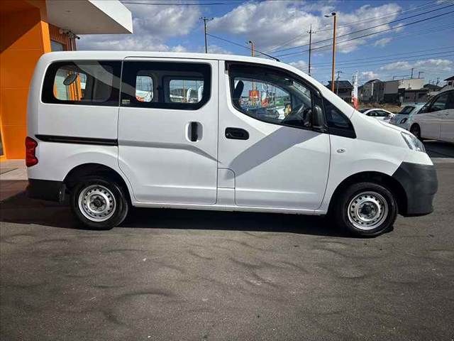 NISSAN NV200 VANETTE van 2017