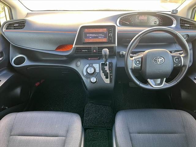 TOYOTA SIENTA 2016