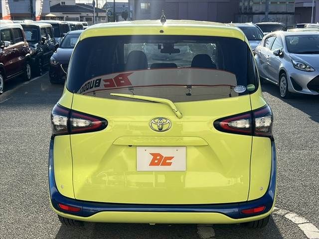 TOYOTA SIENTA 2016