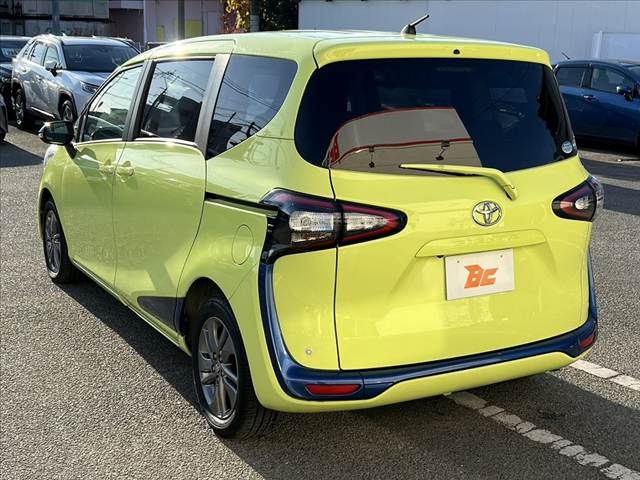 TOYOTA SIENTA 2016