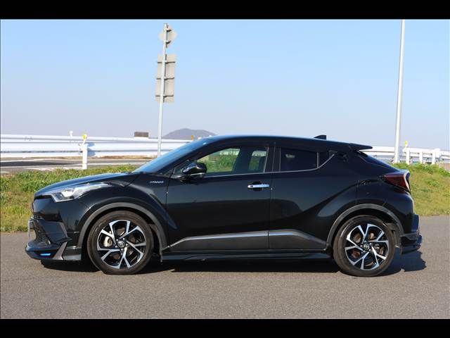 TOYOTA C-HR 2017