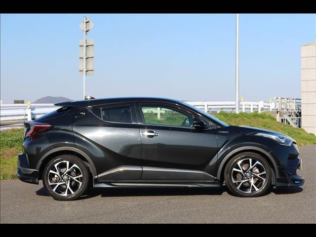 TOYOTA C-HR 2017