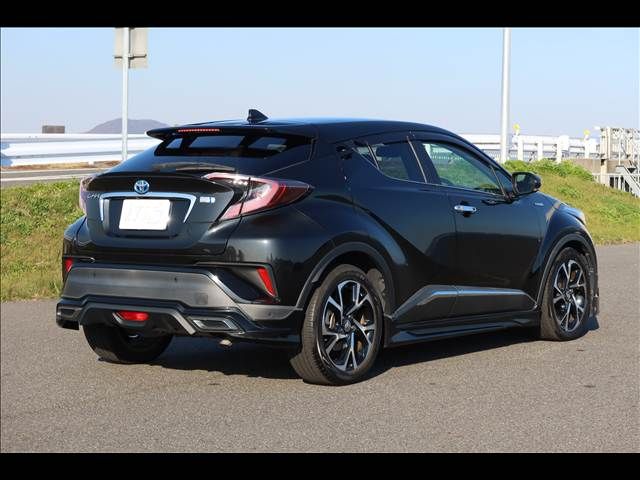 TOYOTA C-HR 2017