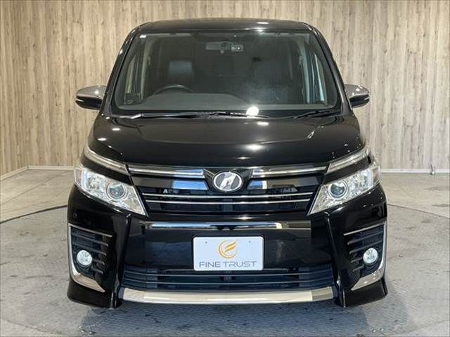 TOYOTA VOXY 2015