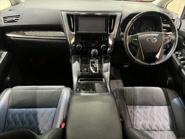 TOYOTA VELLFIRE 2015