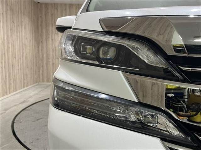 TOYOTA VELLFIRE 2015