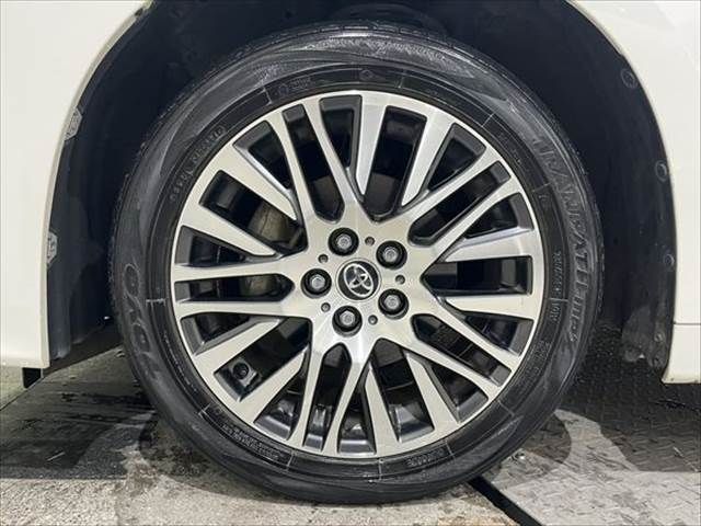 TOYOTA VELLFIRE 2015