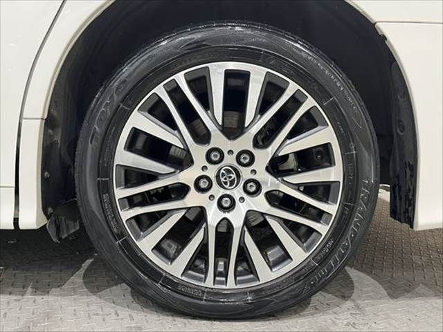 TOYOTA VELLFIRE 2015