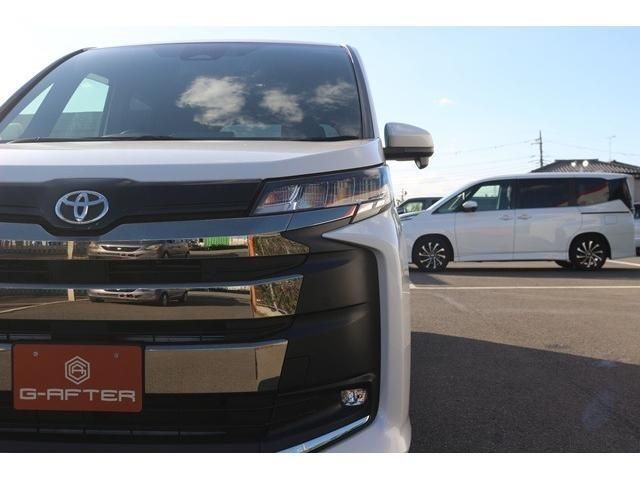 TOYOTA NOAH 2022