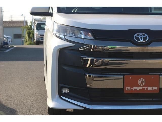 TOYOTA NOAH 2022
