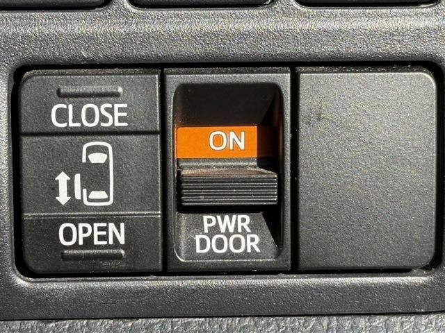 TOYOTA ESQUIRE HYBRID 2016