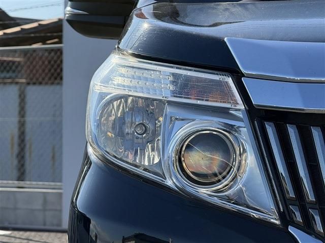 TOYOTA ESQUIRE HYBRID 2016