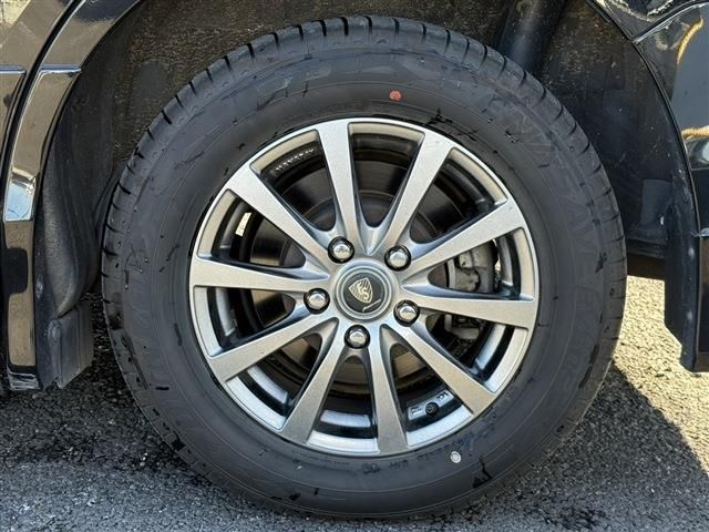 TOYOTA ESQUIRE HYBRID 2016