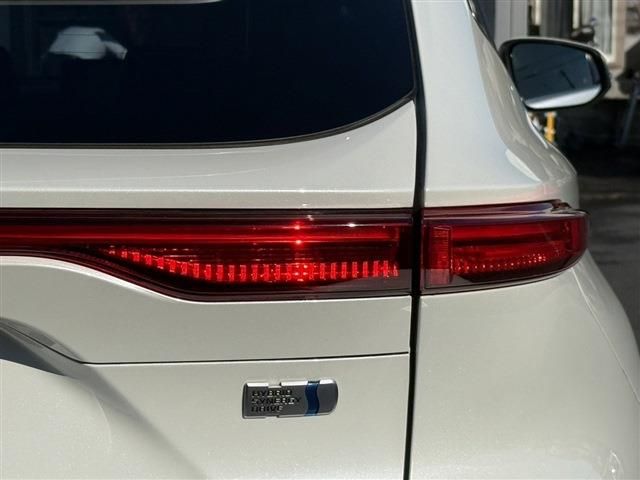 TOYOTA HARRIER HYBRID 2021
