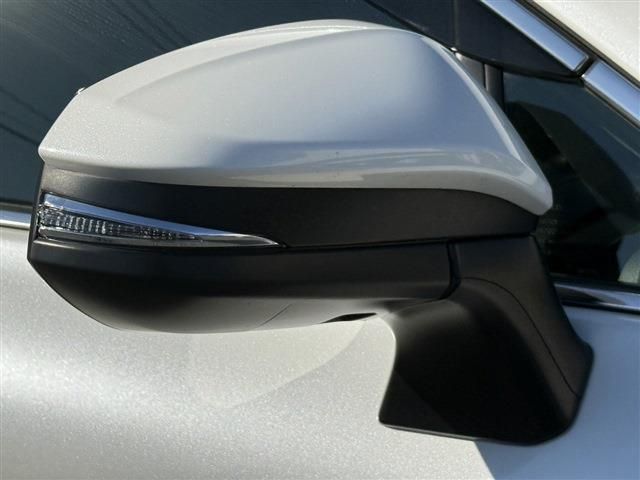 TOYOTA HARRIER HYBRID 2021