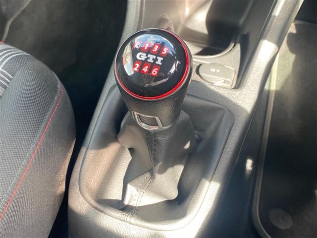 VOLKSWAGEN VOLKSWAGEN up! 2018