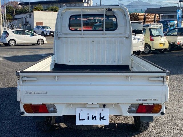 MITSUBISHI MINICAB truck 2009