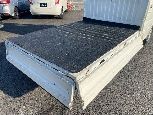 MITSUBISHI MINICAB truck 2009