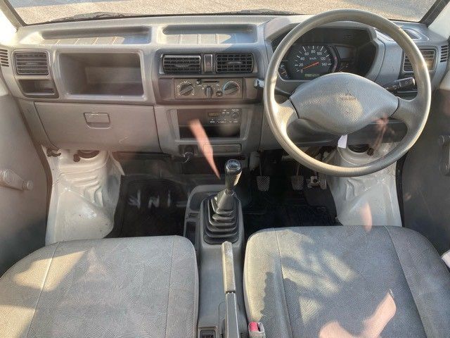 MITSUBISHI MINICAB truck 2009